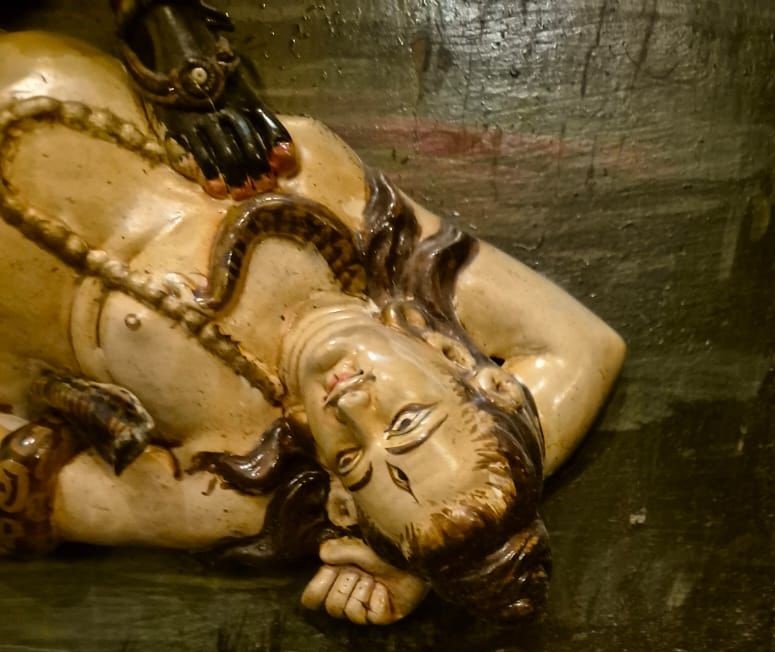 Clay, Cosmos, and the Crimson Tongue: A Kali Tableau from Krishnanagar Signed by Bimal Das